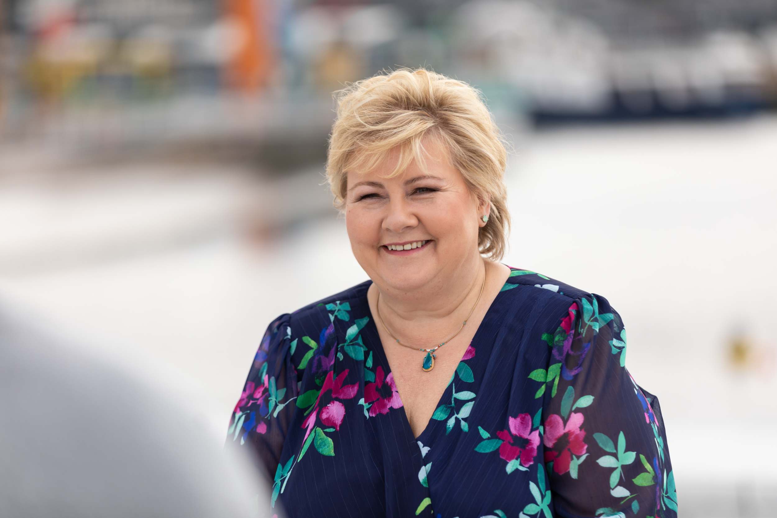 Erna Solberg smiler